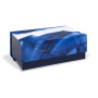Indigo, Boîte rectangulaire 29,8 x 17,8 x 10,8 cm. Rabat aimanté