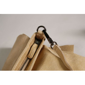 Flying Spirit pochette bandoulière à rabat cuir Beige vieilli 23,5x2x18cm fermet