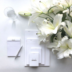 Bloc agrafé Rhodia WHITE N°11 7,4x10,5 cm 80 feuillets ligné 80 g