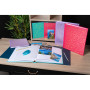 Alb livre 30p blanc 25x25 Plum Framboise