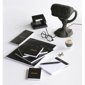 Bloc agrafé Rhodia BLACK N°18 21x29,7 cm 80 feuillets petits carreaux 5x5 80 g